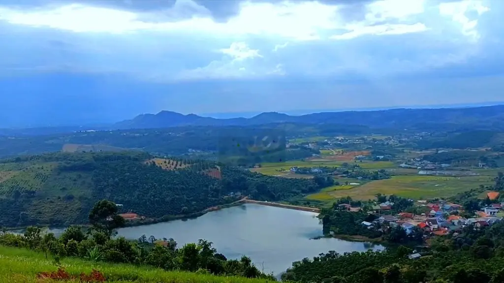 Bán đất view hồ, view bình nguyên Đăk Nông, 2000m2 giá 450 Triệu