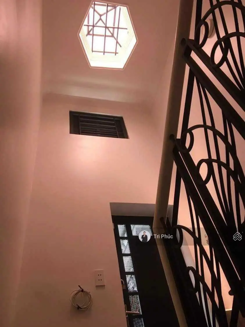 Gấp bán, nhỉnh 5 tỷ có nhà 4 tầng đúc, 3pn, 40m2, hẻm thông Nguyễn Văn Trỗi, Phường 15, Phú Nhuận