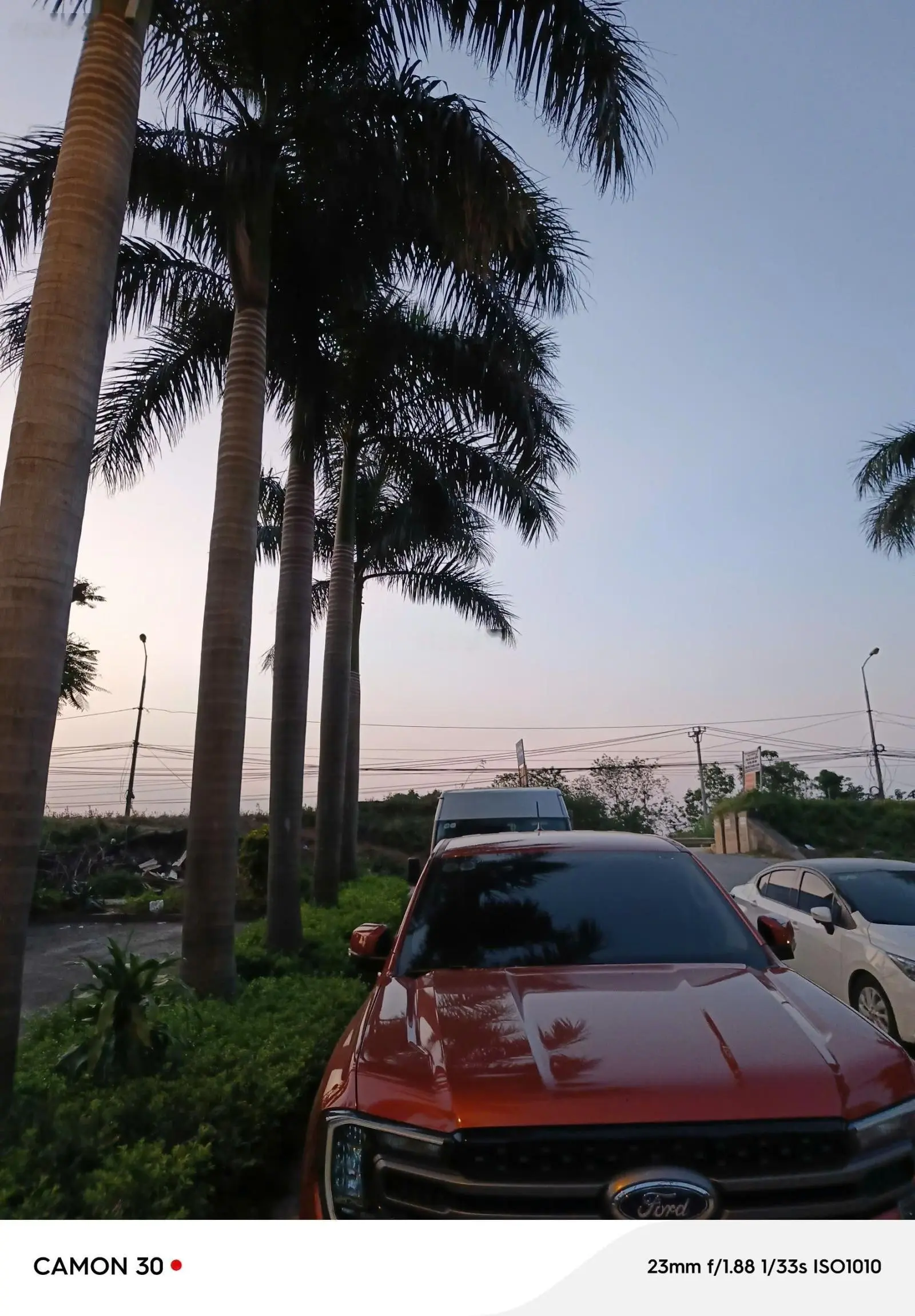 Đất Khuyến Lương Trần Phú 33m,mặt tiền 3,4m,2,7tỷ,sổ đỏ đẹp ,cách ôtô 10m. Lh 0799 818 ***