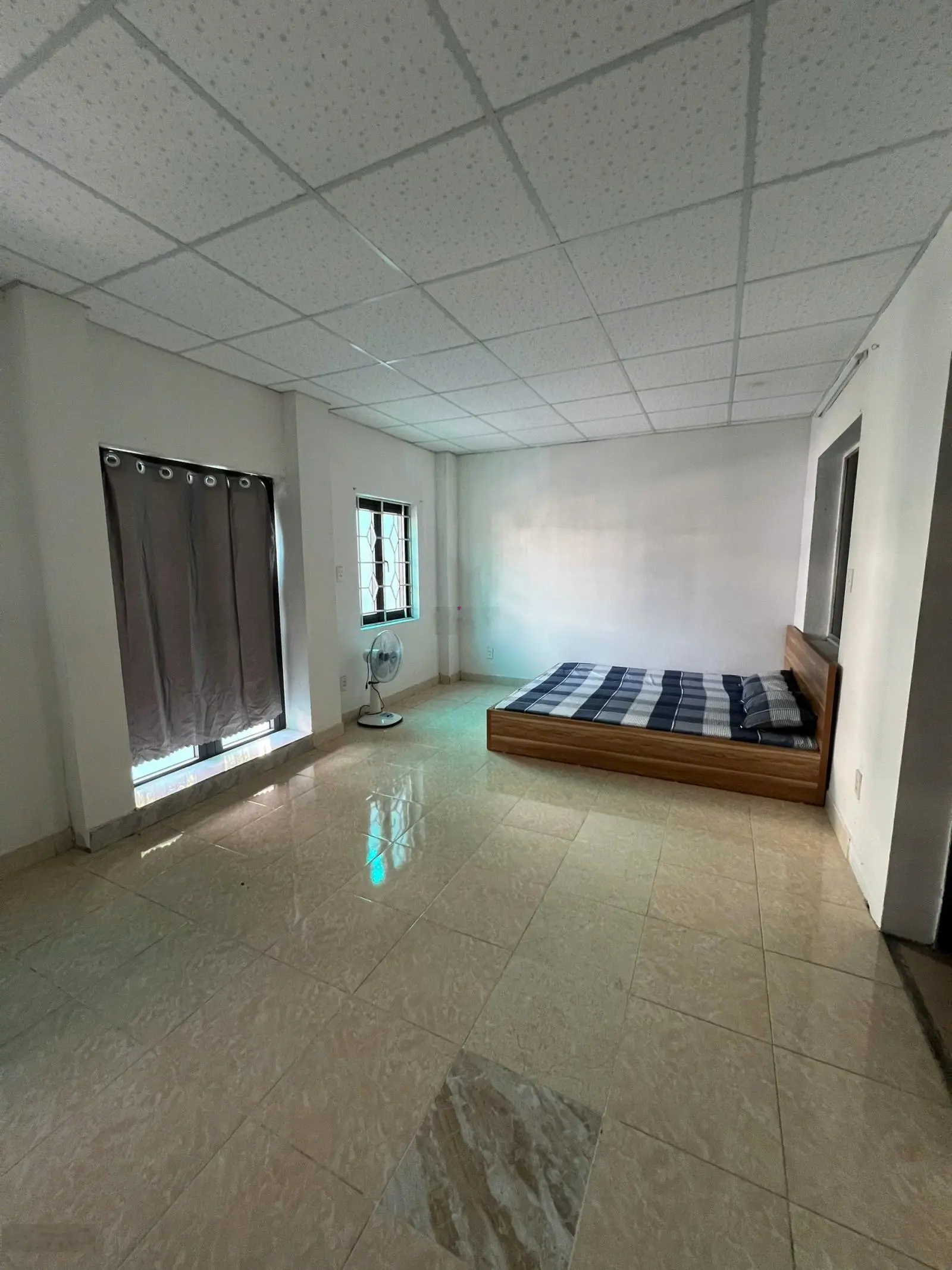 Nắm chủ, giữ khoá cửa nhà mặt tiền Lưu Quang Thuận, hướng Đông mát mẻ Vị trí sầm uất gần phố tây