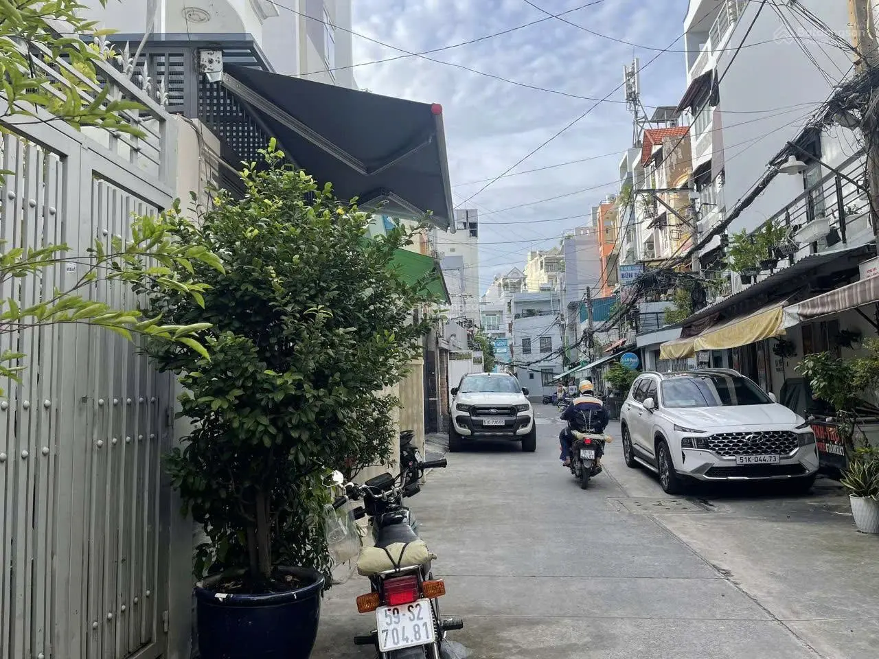 Bán nhà 273/70 Tô Hiến Thành, P 13, Q10