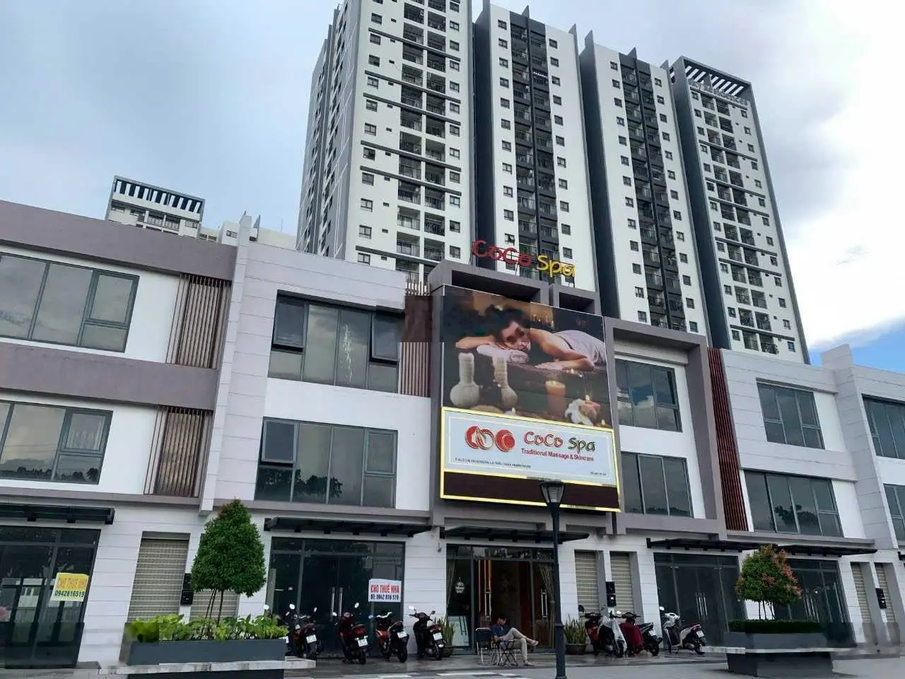 Cần tiền bán lỗ nhà phố Eco Xuân cạnh Lotte Lái Thiêu giá ngộp 8 tỷ. DT 9x20m, 1T 1L. Sổ sẵn