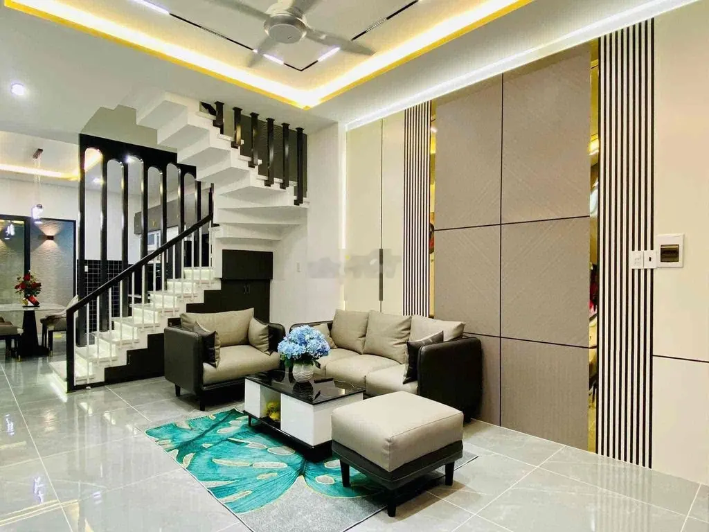Chỉ 3,7 tỉ nhà Đ. Tân Vĩnh Quận 4, gần công viên Khánh Hội, sổ sẵn