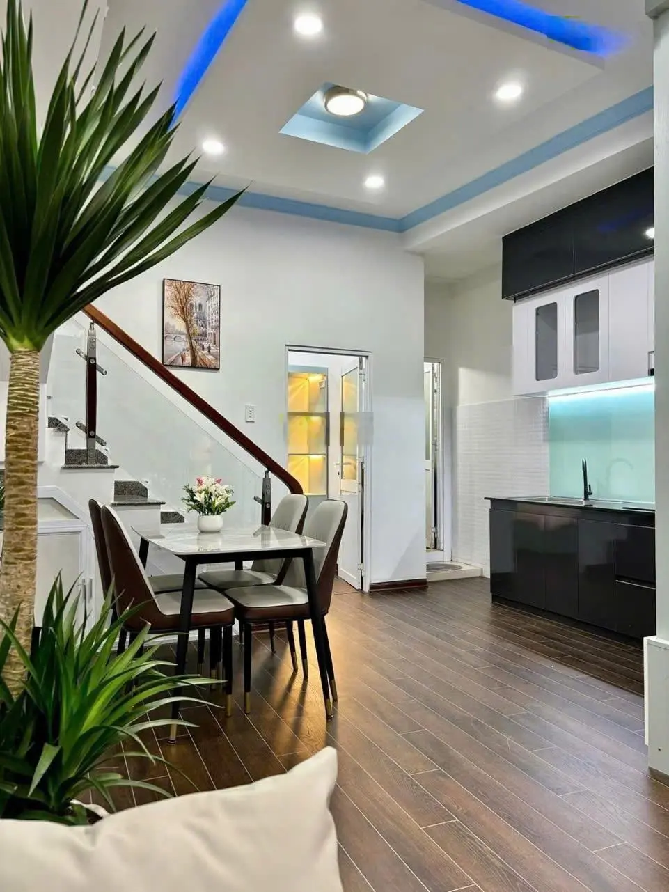 Nhà 2 tầng 3pn mới 100% full nội thất - xách vali vào ở ngay - kề big c & chợ cồn chỉ nhỉnh 3 tỷ