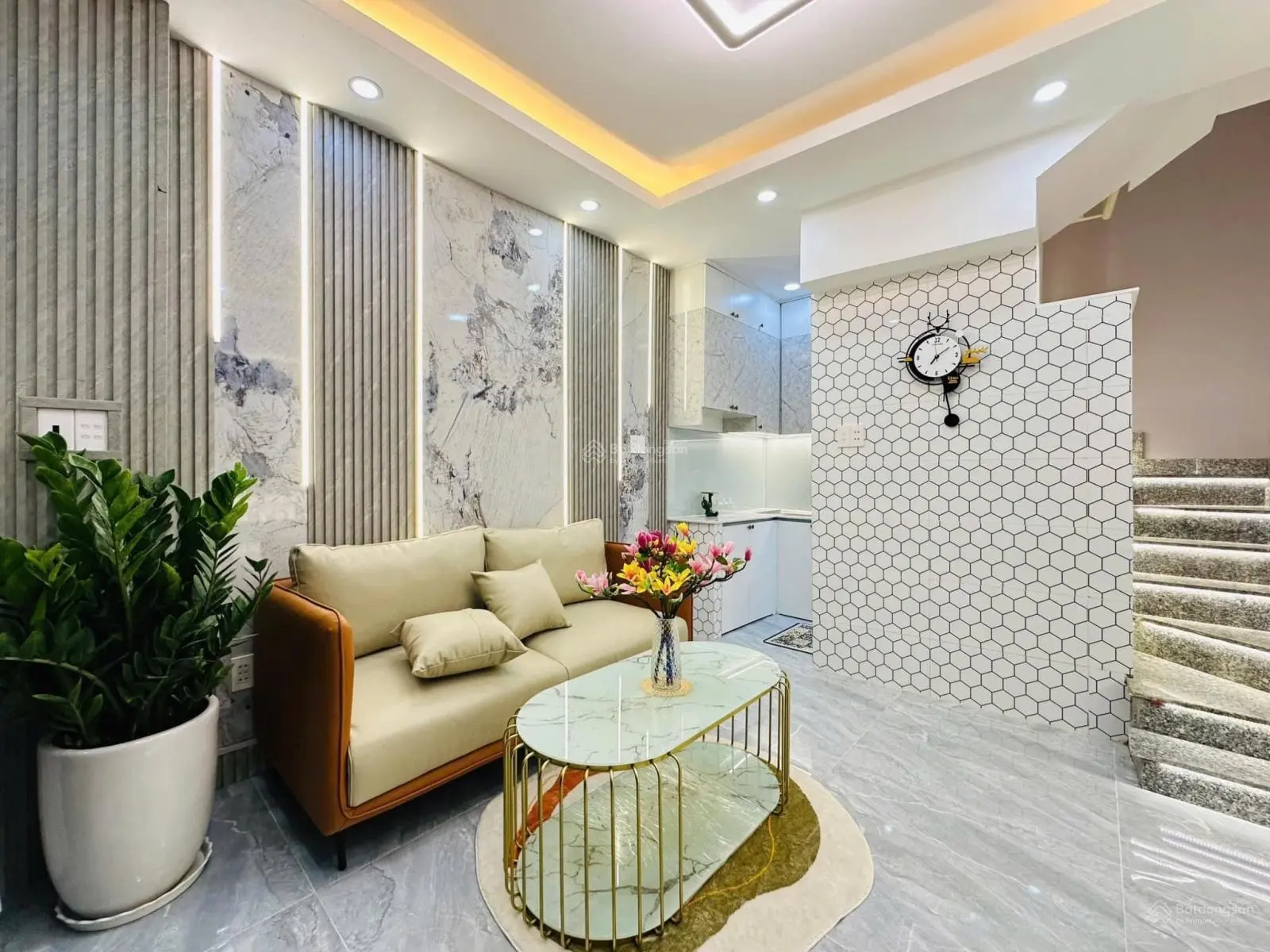 1 tỷ 5 có ngay nhà mặt tiền đường gần chợ bình chánh - đang cho thuê 8tr / 1 tháng