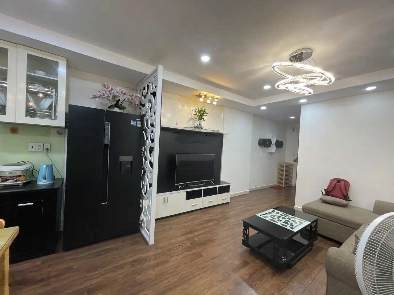 Căn hộ full nội thất gần biển. Chỉ việc xách va ly vào ở. Có sổ hồng riêng