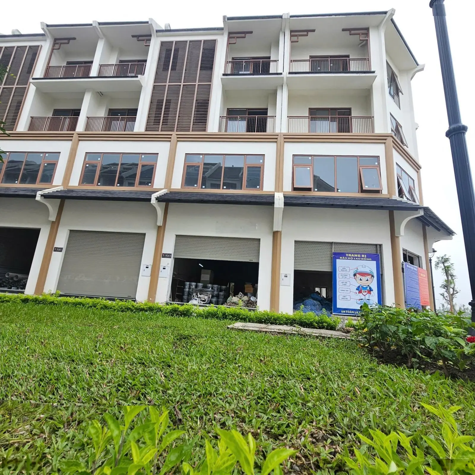 Bán liền kề Kinh Doanh 2 mặt thoáng, Sở hữu ngay chỉ với 7.9Tỷ - Hinode Royal Park