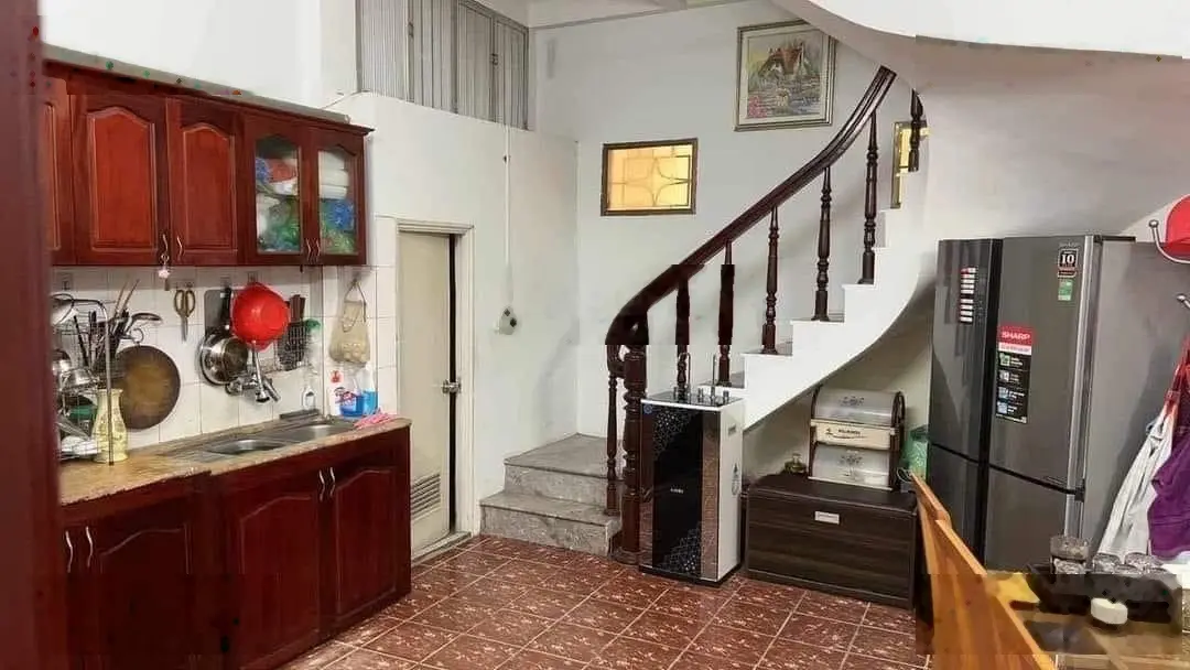 Bán nhà mặt phố Đường Láng, Đống Đa. Diện tích 74m2, giá 14,8 tỷ