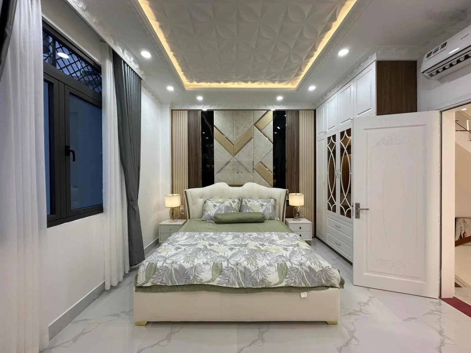 Siêu phẩm nhà phố tân cổ điển [9 tỷ 2]- chỉ cách quận 7 5 phút di chuyển!