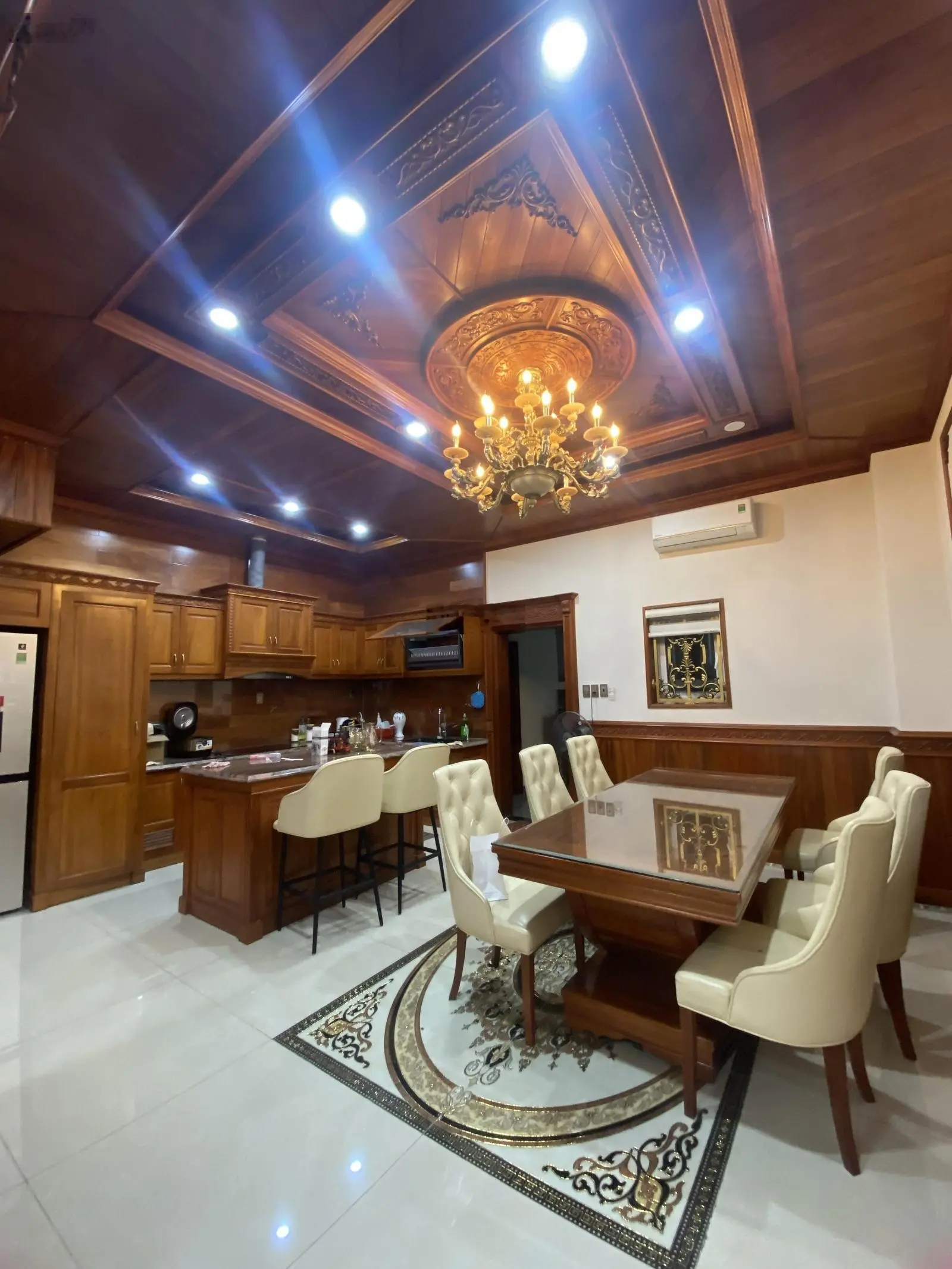 Bán biệt thự gỗ Thới Hoà, Bến Cát, Bình Dương giá 9 tỷ