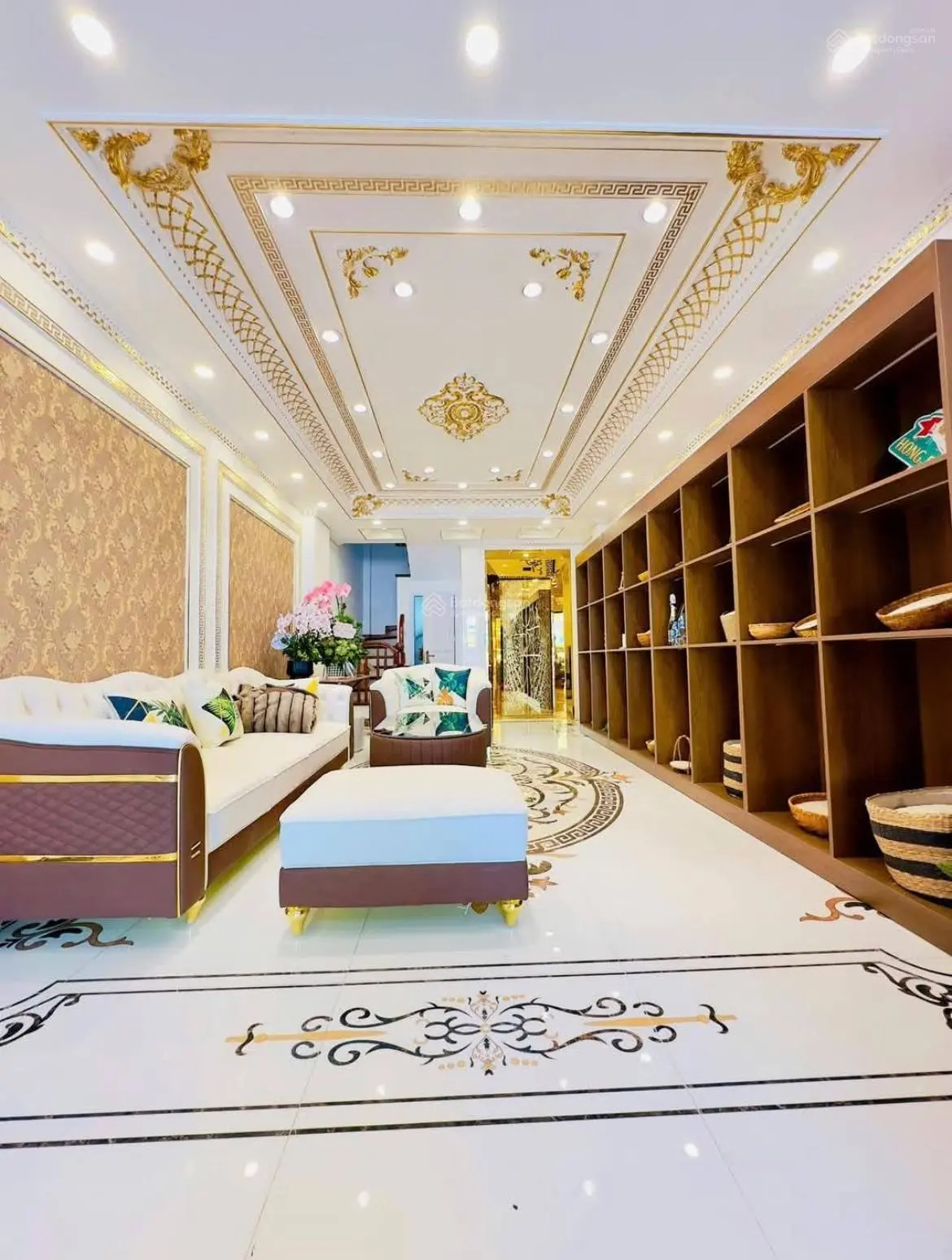A đây rồi !! nguyễn văn huyên - phân lô - ô tô tránh - sát mp - kinh doanh - 7 tầng - thang máy