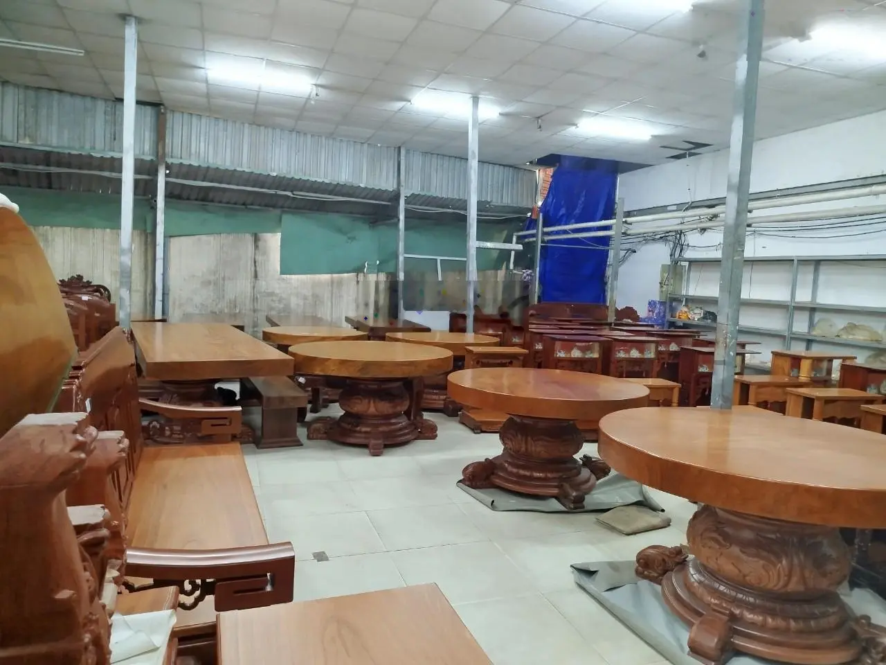 Bán xưởng mặt tiền với diện tích khủng 1735m2. Full thổ. Nhà xưởng 2 tầng. Dòng tiền 80 triệu/tháng