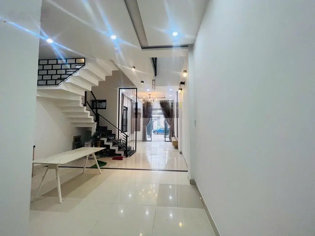 Bán nhà 3 tầng mới đẹp mt lý nhân tông, dt 100m2, giá nhỉnh 8,x tỷ