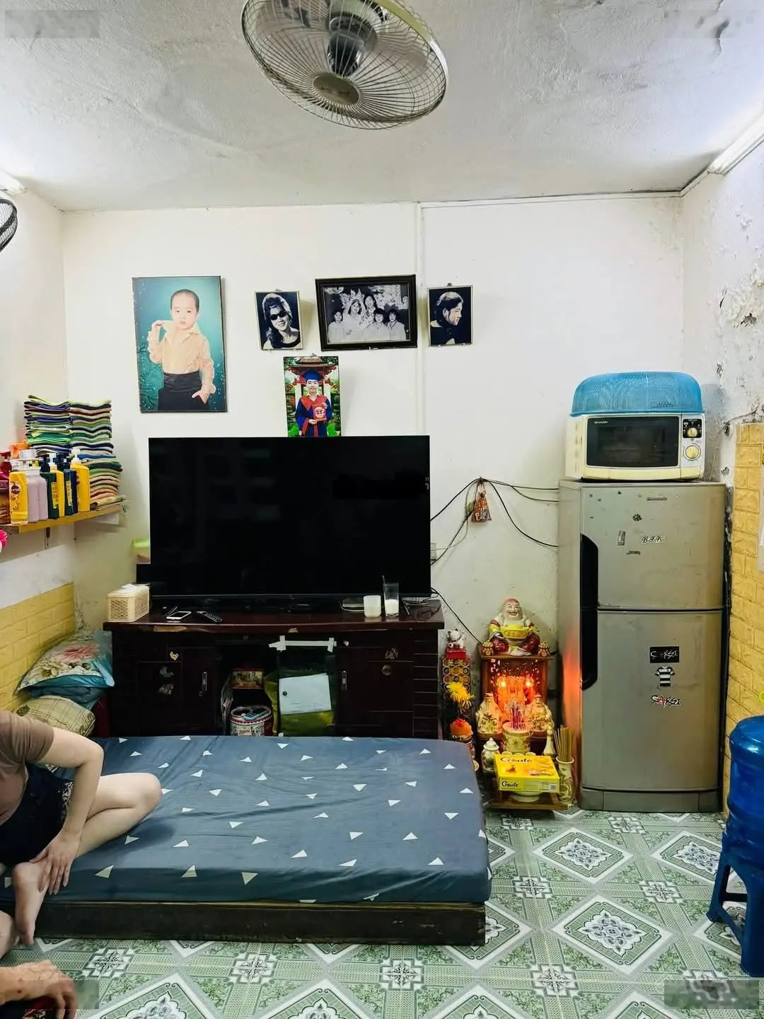 Tây Sơn, Đống Đa. DT 18/23m² x 3 tầng, MT 2,1m, giá 3,5 tỷ. Cách mặt phố 15m, ngõ thông.