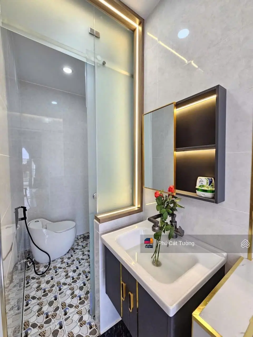 Bán nhà gần UBND Phường Bình Chuẩn, 2 tỷ 2 giao nhà, sổ hồng riêng, có sân vườn