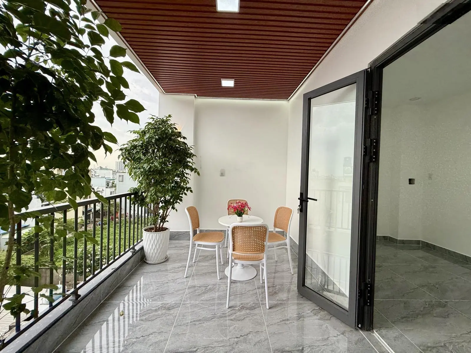 Nhà bên Chợ Hạt Điều, đường Dương Thị Mười, DT:4,5x13M, Lửng, 3Lầu, 4PN, Gara ô tô, Sân thượng, Q12