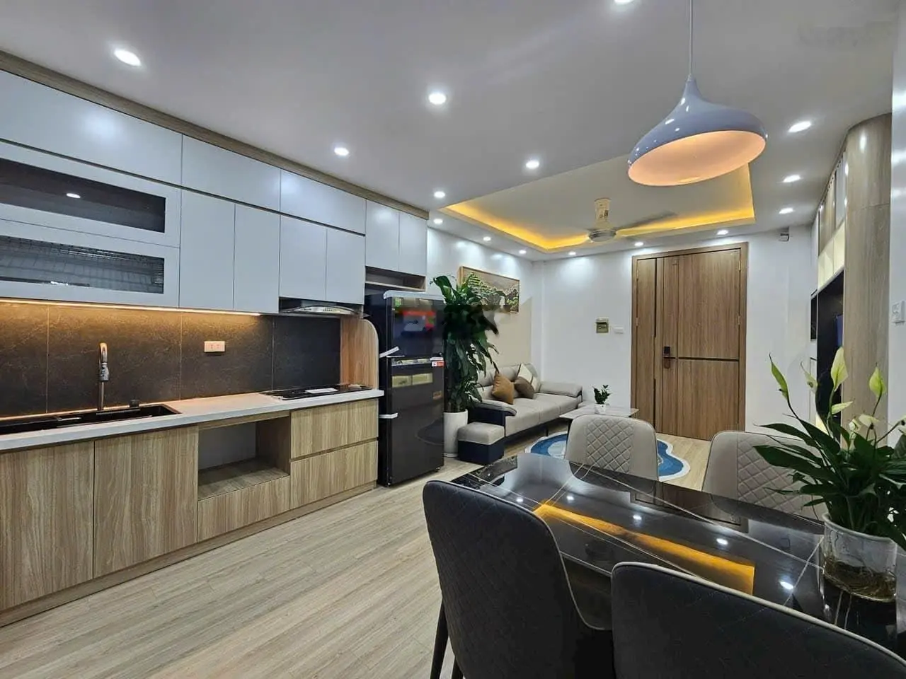 Bán Mỹ Sơn Tower: 2N/2WC, Full nội thất luxury, DT: 90m, vị trí đẹp - giá: 3.7 tỷ (LH: 0976 370 ***