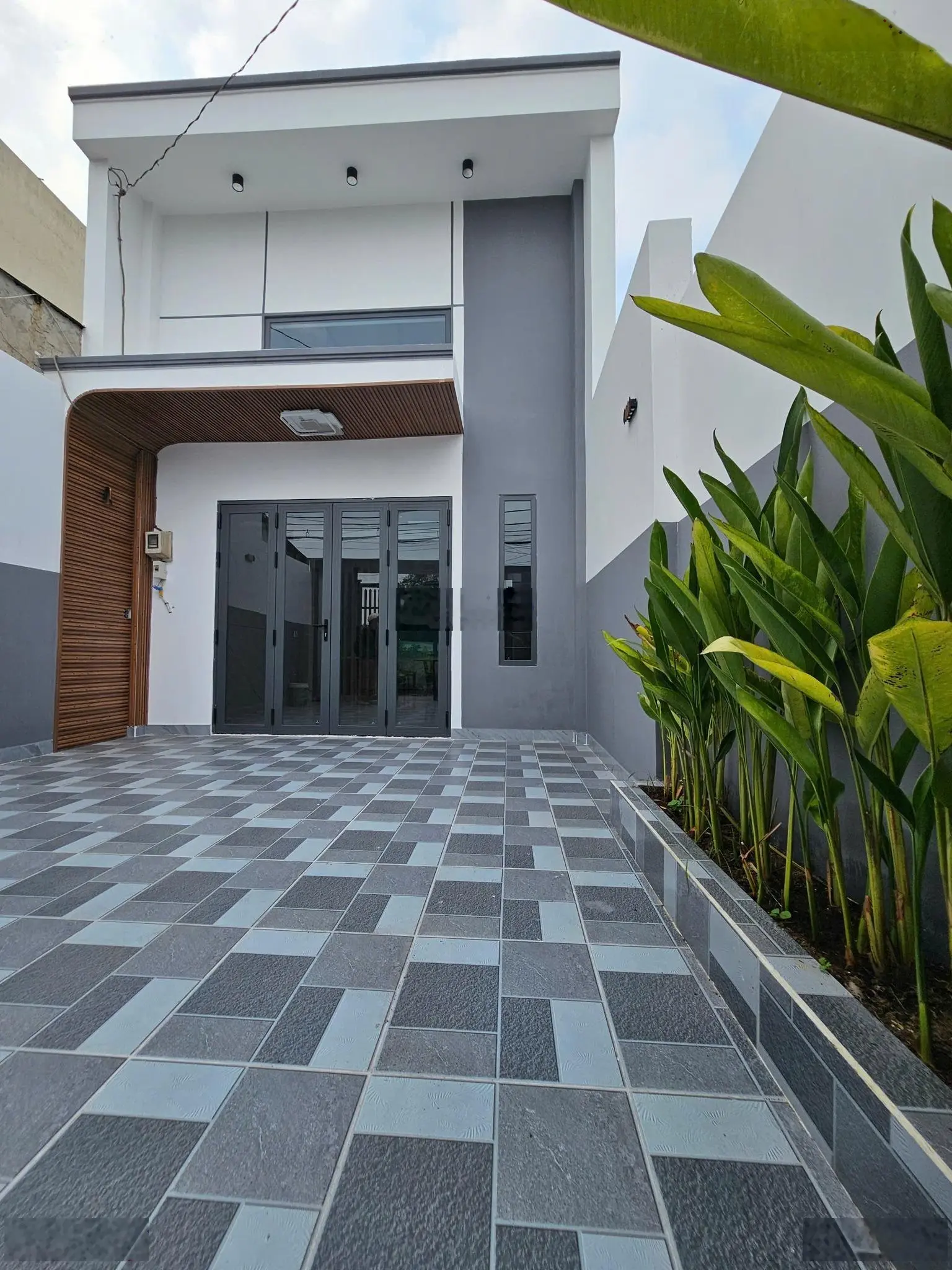Nhà mới xây khu vực Đông Thạnh, full nội thất, DT ngang 5m, 3 phòng ngủ, đường xe 2 tấn thông (CT)