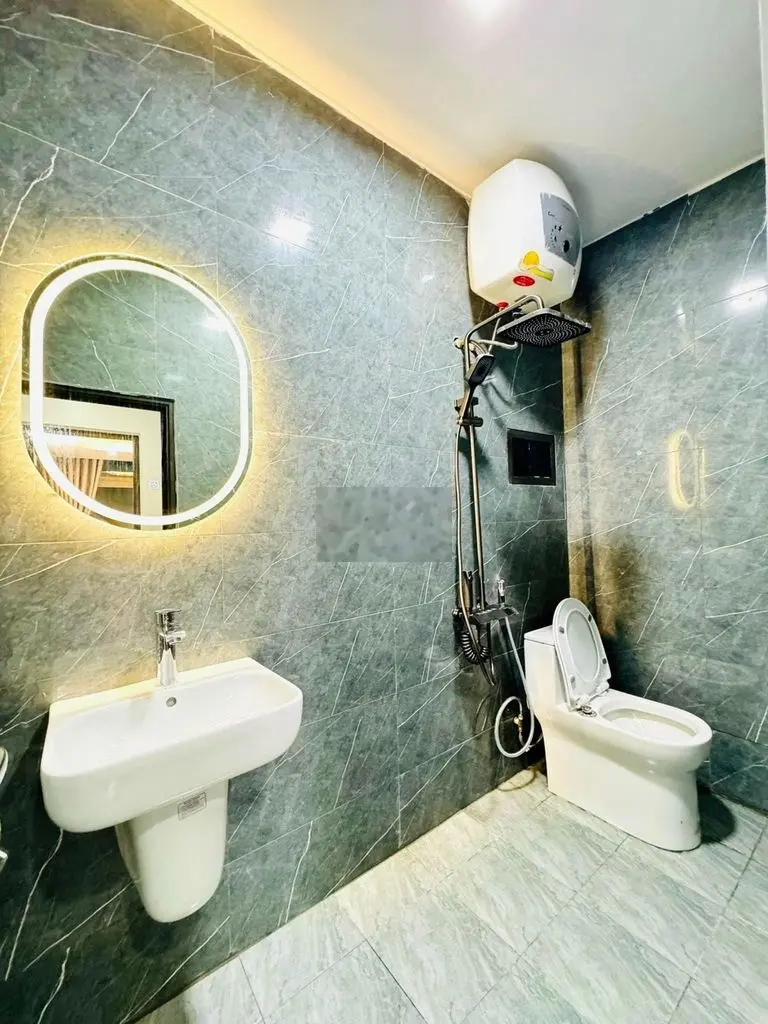 NHÀ THANH NHÀN CÁCH PHỐ 1 NHÀ, GẦN BÃI ĐỖ XE, MỚI ĐẸP Ở LUÔN