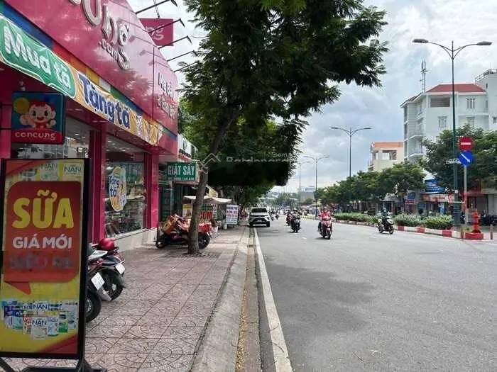 MT Lê Văn Việt ngang 4,5x25m, nhà 1 trệt 2 lầu, HĐ thuê 30tr/tháng, giá 15,5 tỷ còn TL