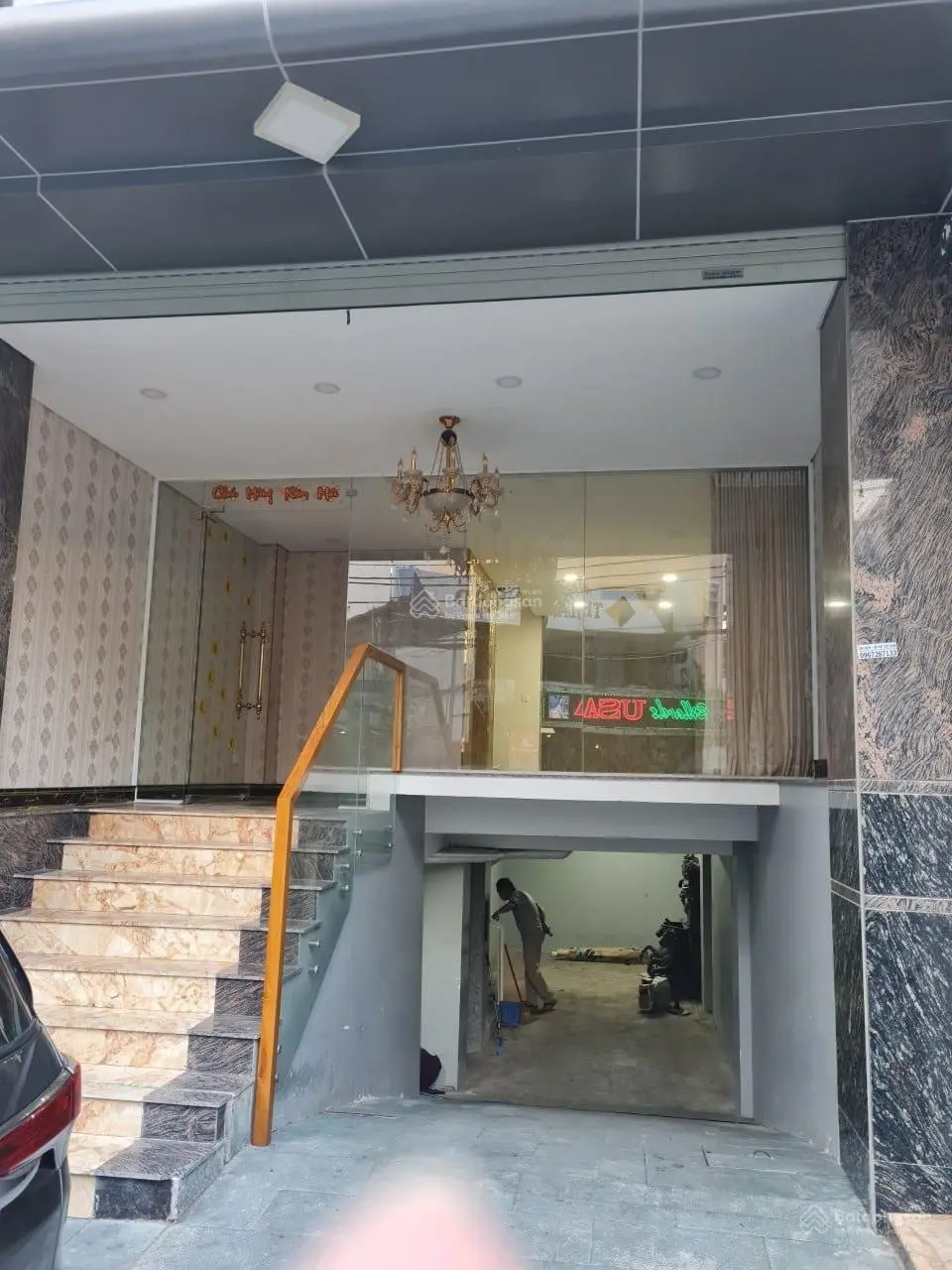 Bán tòa nhà siêu đẹp + MT Giải Phóng gần sân bay, Tân Bình: DT: 5x15m, hầm, 6 lầu giá 22 tỷ TL