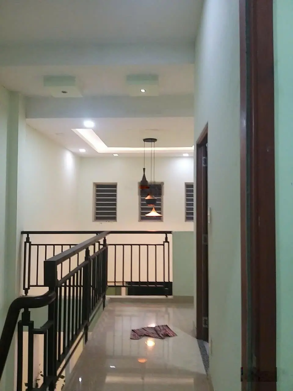 Nhà 1 trệt 1 lầu bên hông chợ Long Trường dt 53m2 sàn 80m2 giá 3.35 tỷ