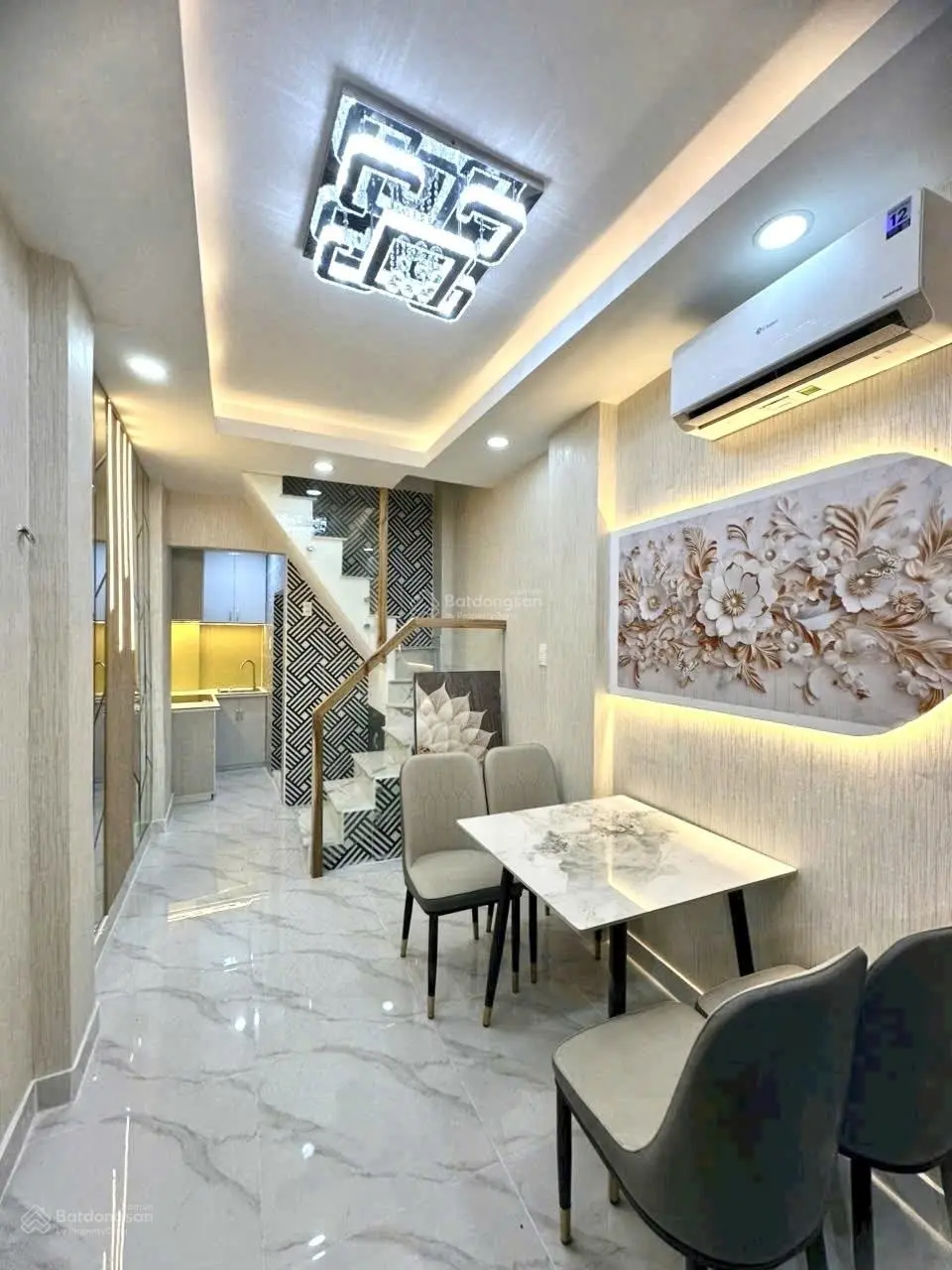 Khu Vip Bùi Viện, nhà đẹp 3 tầng - đầy đủ nội thất cao cấp - sát mặt tiền Đề Thám - giảm chào 100tr