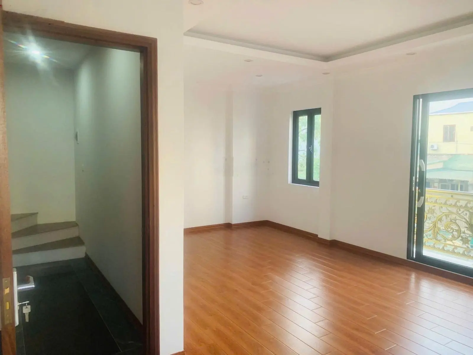 Bán nhà mới đẹp trung tâm Hai Bà Trưng có thang máy ngõ thông an ninh tốt sổ đỏ chính chủ