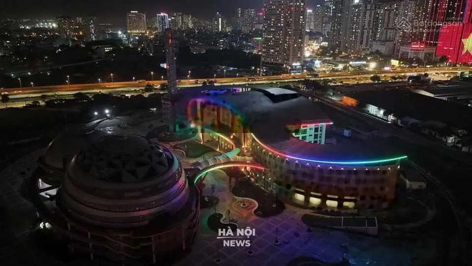 Bán căn góc 4 phòng ngủ view hồ Vinhomes Skylake, Phạm Hùng giá giảm sốc. LH 0983 786 ***
