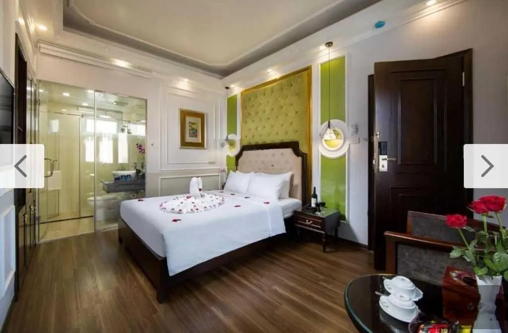 Bán khách sạn 4 sao vip phố cổ gần hồ Hoàn Kiếm cho thuê 302,64 triệu/tháng. LH 0967 066 ***