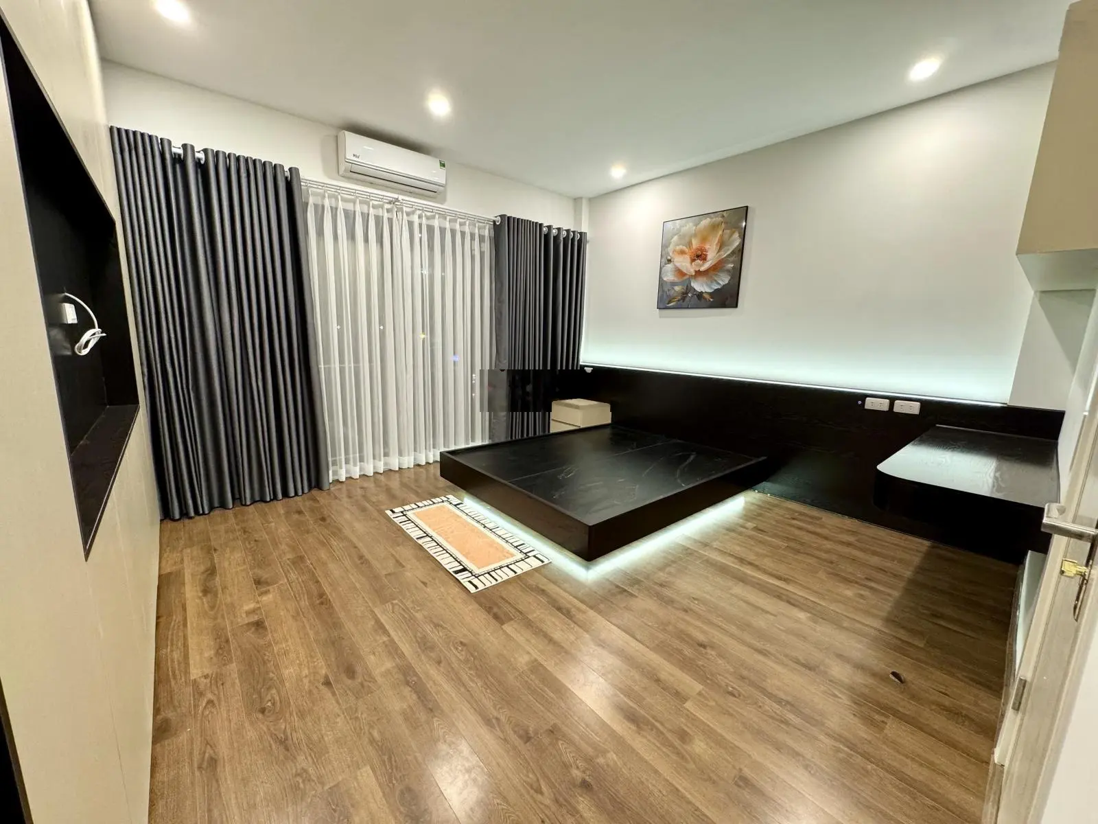 Bán nhà phố Đàm Quang Trung-Long Biên, DT:36m2, MT:4,8m, xây 6 tầng, thang máy nhập khẩu, full NT