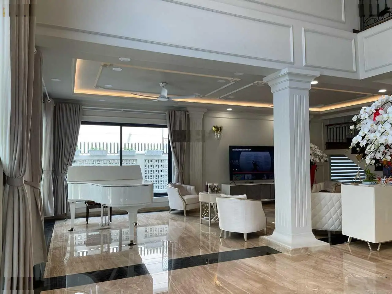 Biệt thự hồ bơi sân vườn khu Compound Villas Thảo Điền Quận 2. Diện tích: 700m2(18x36) trệt 2 lầu