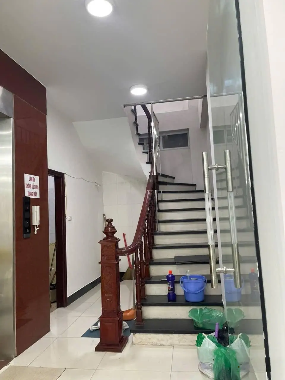 Bán nhà mặt phố Kim Ngưu, vỉa hè đá bóng kinh doanh, ô tô dừng đỗ 7 tầng thang máy 68m2 giá 28 tỷ