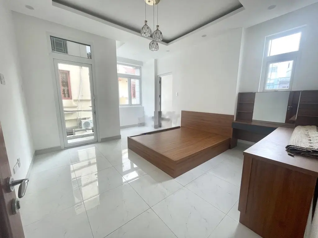 Ngộp bank 7 tỷ, hẻm ô tô Bình Thạnh, 1 trệt 3 lầu, 5 phòng ngủ