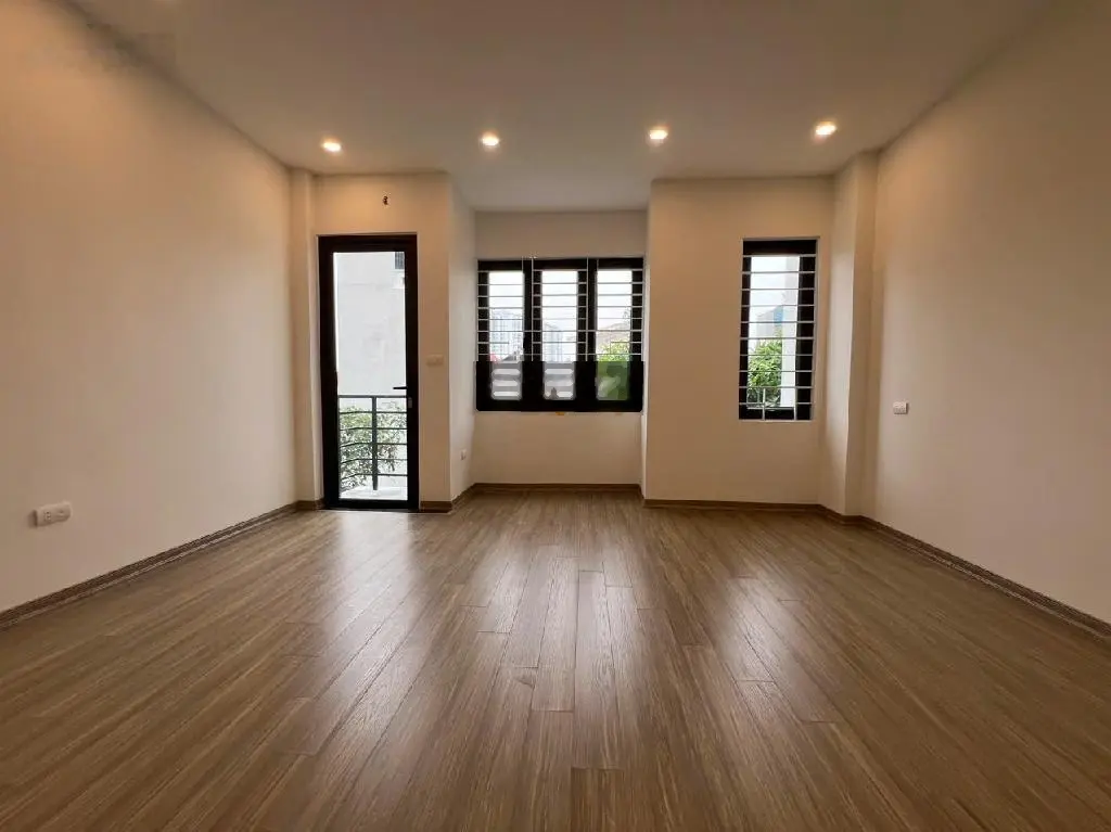 Nhà xây 5 tầng, trực tiếp chủ nhà, oto đỗ cổng cực nông, mua sớm giá tốt, 35m, 4.4 tỷ