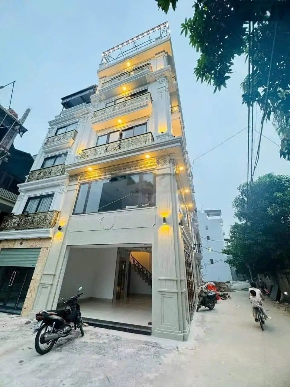Bán nhà Phúc Lợi căn góc 51m2 x 6 tầng x 6m MT, thang máy, ngõ ô tô tránh nhau, kinh doanh