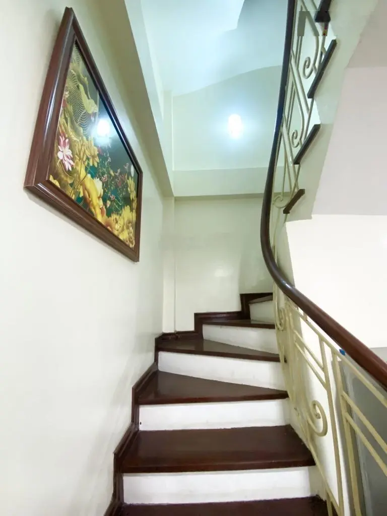 Siêu phẩm - siêu hiếm - nhà đẹp ở luôn - tặng full nội thất xịn xò - 20m ô tô tránh .40m chỉ 9.xt