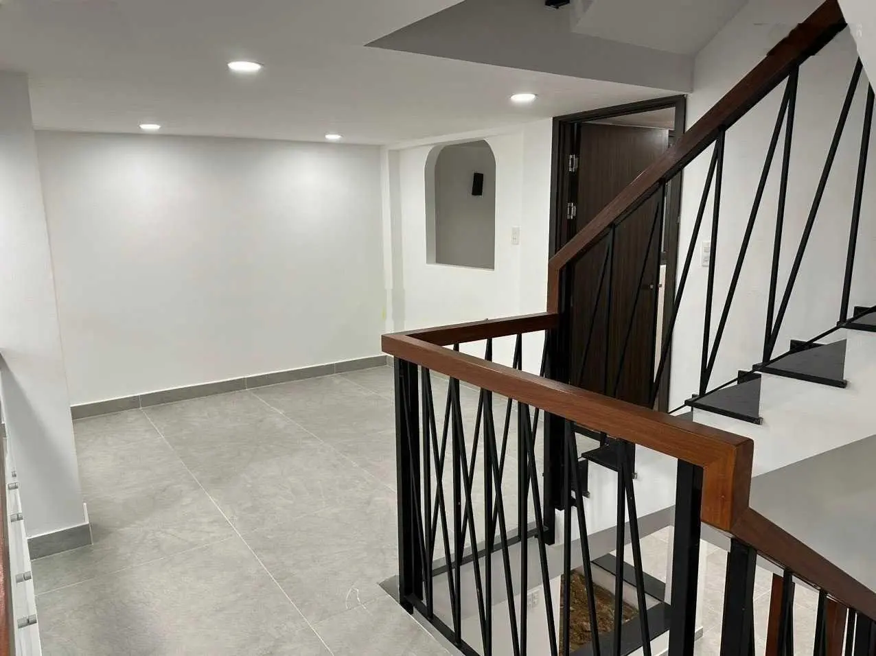 Kẹt tiền bán lỗ căn nhà Đ. Mai Văn Vĩnh,Tân Quy Quận 7 gần chợ Tân Mỹ,DT:60.8m2/1 TỶ 190 ,SHR