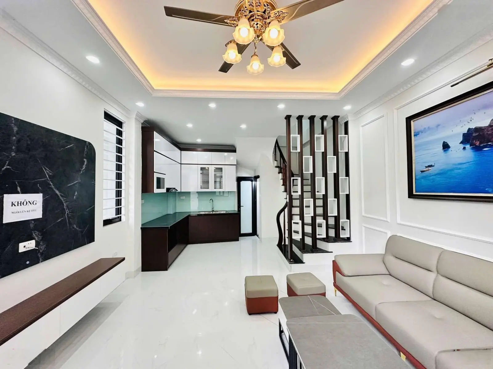 Bán nhà văn hội, 35 m2, 5 tầng, lô góc, full nội thất. cách ô tô tránh 28 m, giá 6.95 tỷ