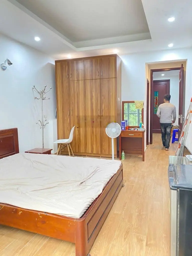Nhanh còn kịp - 3 tầng - 4 pn - xe hơi ngủ trong nhà. DT: 65m2 chỉ 6,2 tỷ