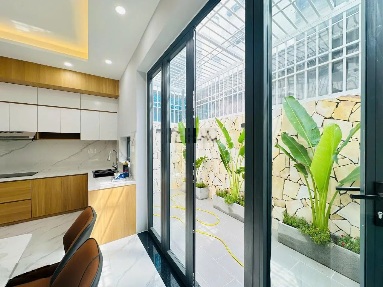 Nhà đẹp tại KDT Mỹ Gia Capella Nha Trang gần hồ bơi và có dòng tiền cho thuê sẵn