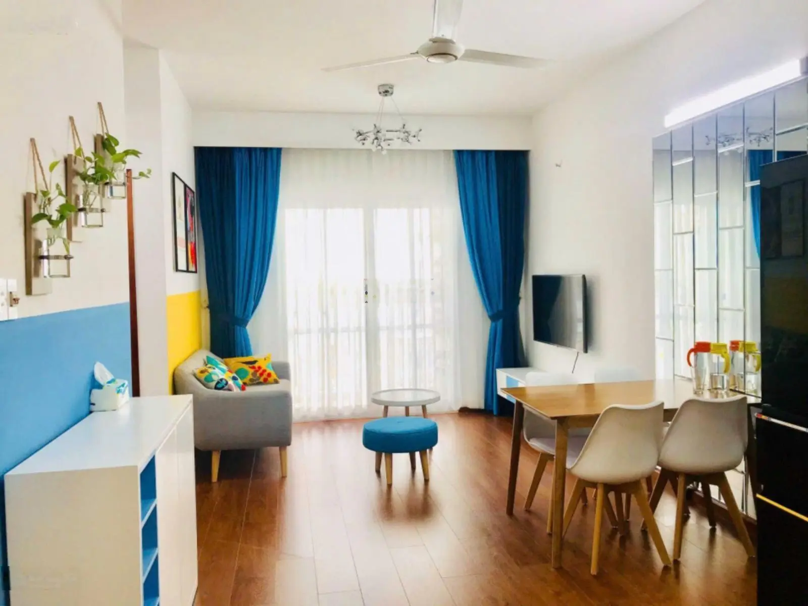 Bán căn hộ Him Lam Chợ Lớn, 97m2, 2PN, có nội thất, sổ hồng đầy đủ, tin thật 100%. LH: 0769 692 ***