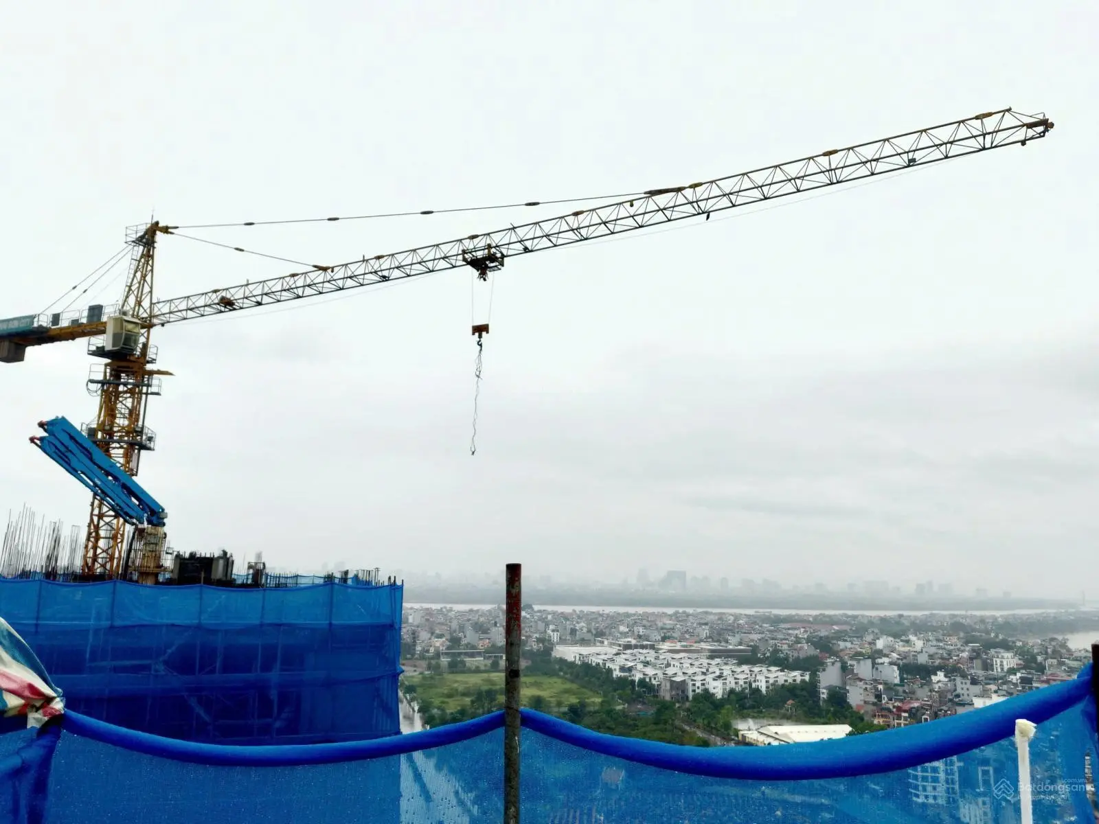 Bán quỹ căn 101m2( 3pn+ 2vs)- giá 56 triệu/m2- bc đông nam- view hồ cực đẹp