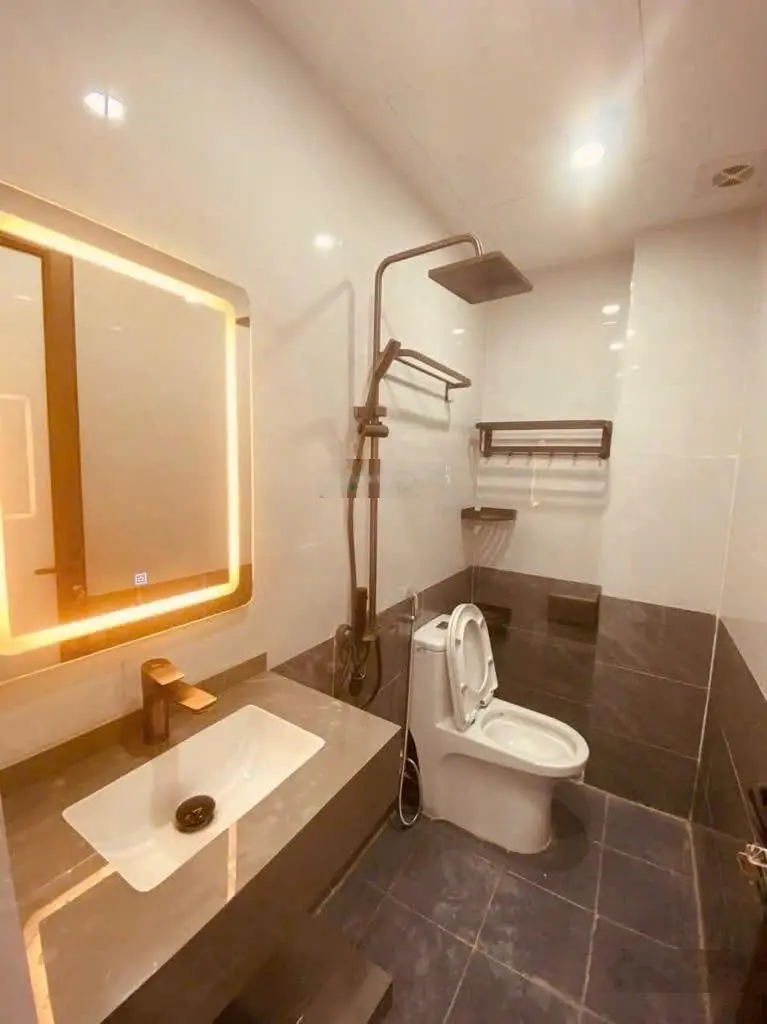 Bán nhà 5tầng 30m2 thị trấn Trâu Quỳ. 3ngủ 3vệ sinh khép kín .đầy đủ tiện nghi.giá 4tỷ200triệu