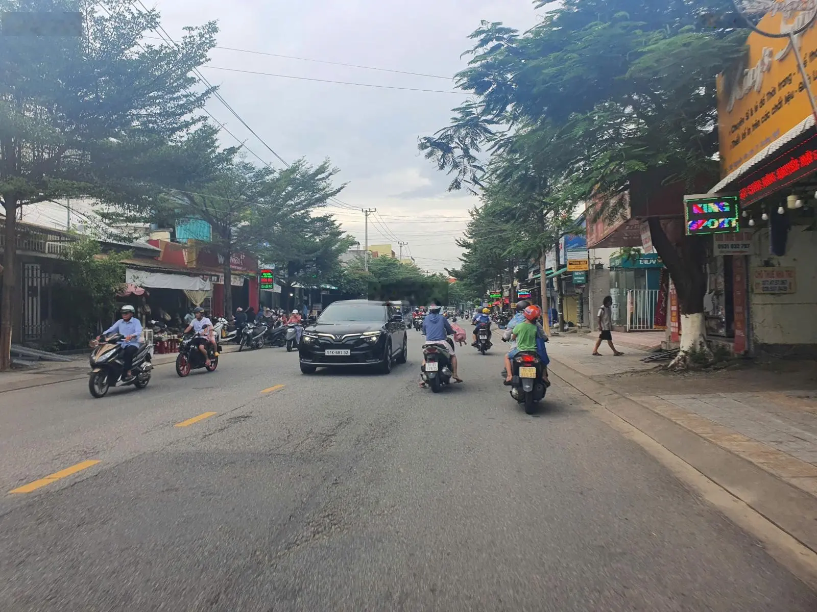 Nhà mặt tiền Nguyễn Văn Linh vị trí siêu đẹp, 2 tầng, 62m2, 5,x tỷ, kinh doanh sầm uất