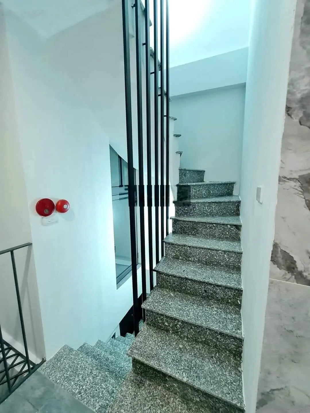 Duy ngã độc tôn ô tô đỗ cổng, CHDV Lê Đức Thọ, 98m2*7T, 15pkk, cửa sổ, dòng tiền 75 tr/th, PCCC, TM
