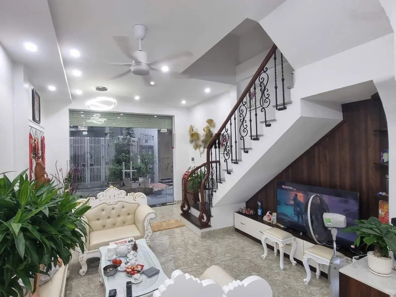 Bán nhà PHƯƠNG MAI - ĐỐNG ĐA - HÀ NỘI, DT: 45m2 x 4 Tầng- MT: 4,1m / Giá : 9,5 Tỷ