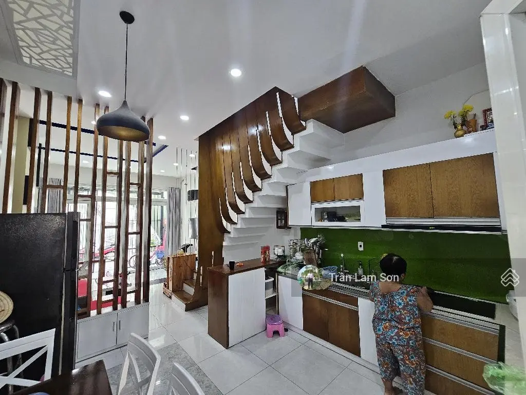 Chốt hơn 6 tỷ- nhà 5 tầng- xe hơi tới nhà- 88m2- 6 phòng ngủ- chỉ 5' qua phú mỹ hưng