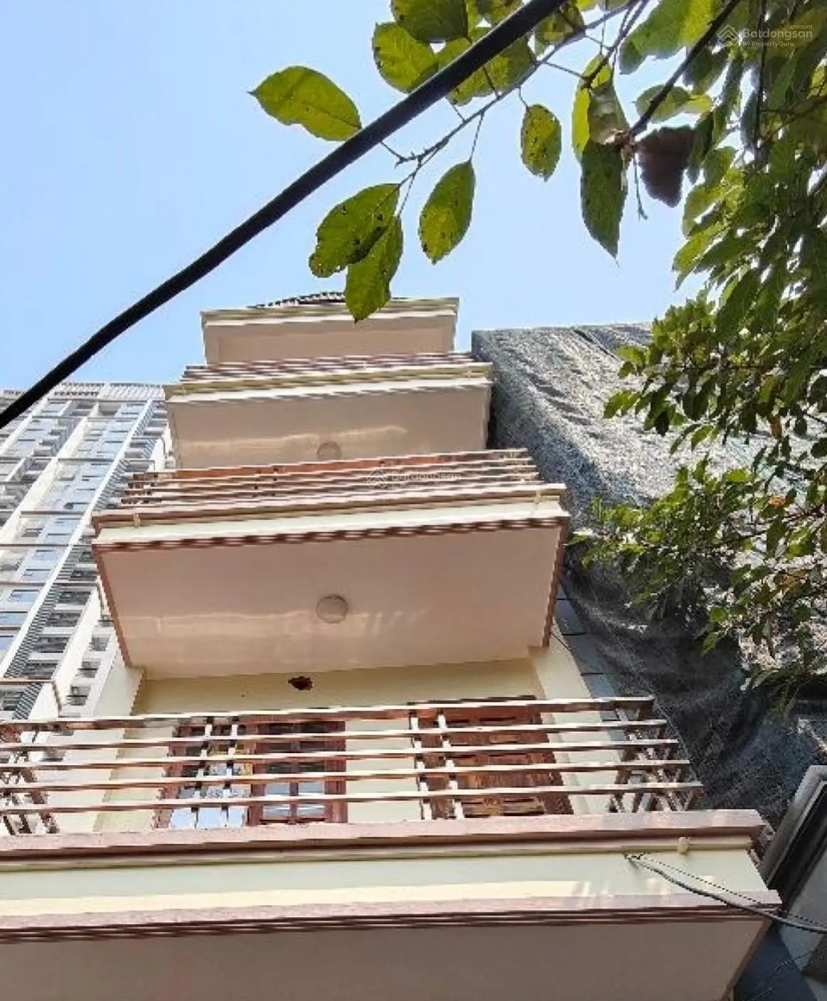 NHÀ T.TÂM Q.CẦU GIẤY - VỊ TRÍ ĐẮC ĐỊA - 38M /4T/MT4,5m - NHÀ 3 MẶT THOÁNG - 50M RA PHỐ - GIÁ 9.9 TỶ