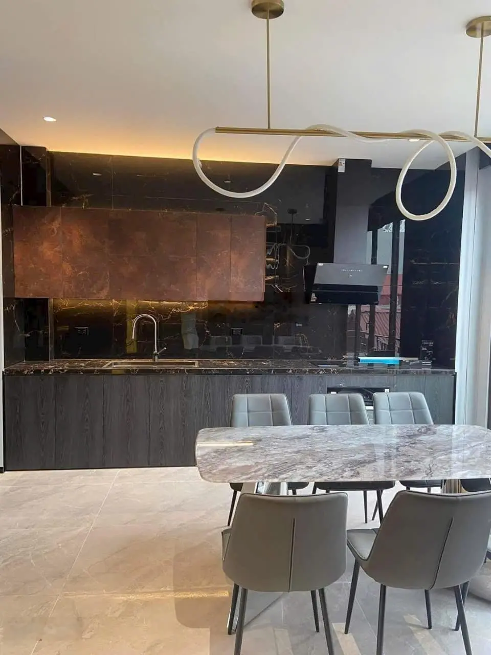 Bán nhà khu víp 918 Phúc Đồng 85m2, MT 6,5m, 5tầng giá 20tỷ phân lô vỉa hè ôtô tránh